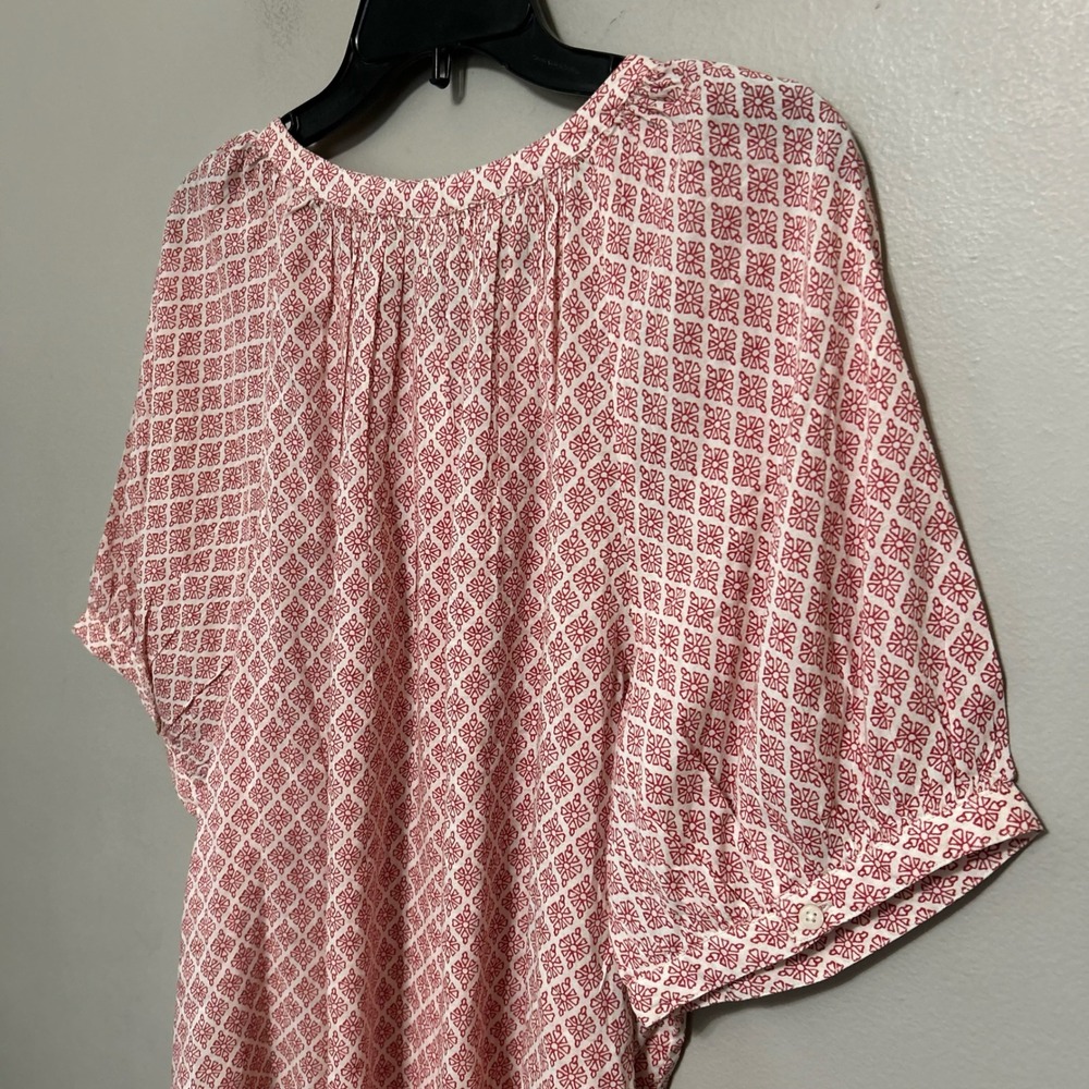 Old Navy Women's Blouse XL Red White NEW Short Sleeve Button Up Geometric Boho - Picture 3 of 9